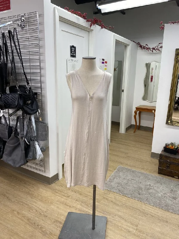 Duffield Design Made in Almonte knit dress M Tunics Versatile all-occasion