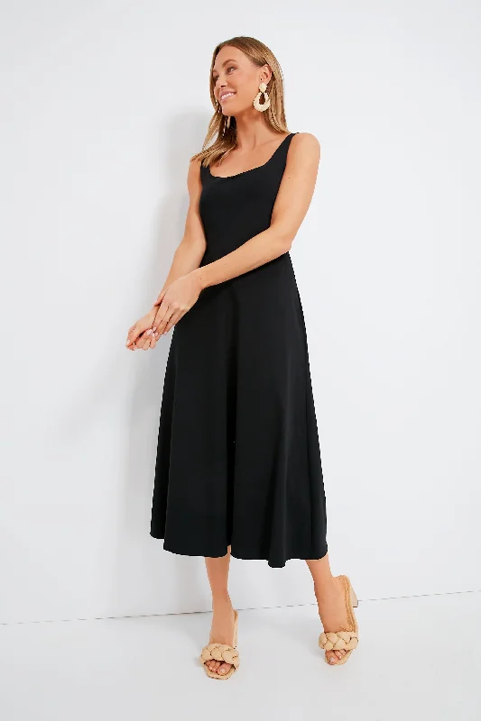 Black Sleeveless Trapeze Dress Crew Neckline Sporty