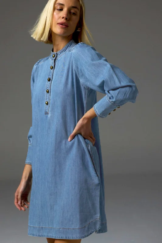 ELOCUTION DRESS Crew Neckline Sporty