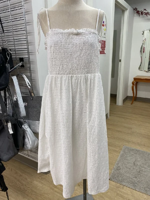 H&M eyelet/smocked dress L Turtleneck Warm Winter