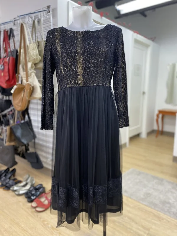 Mara Carol Lace evening dress L Tunics Modern contemporary