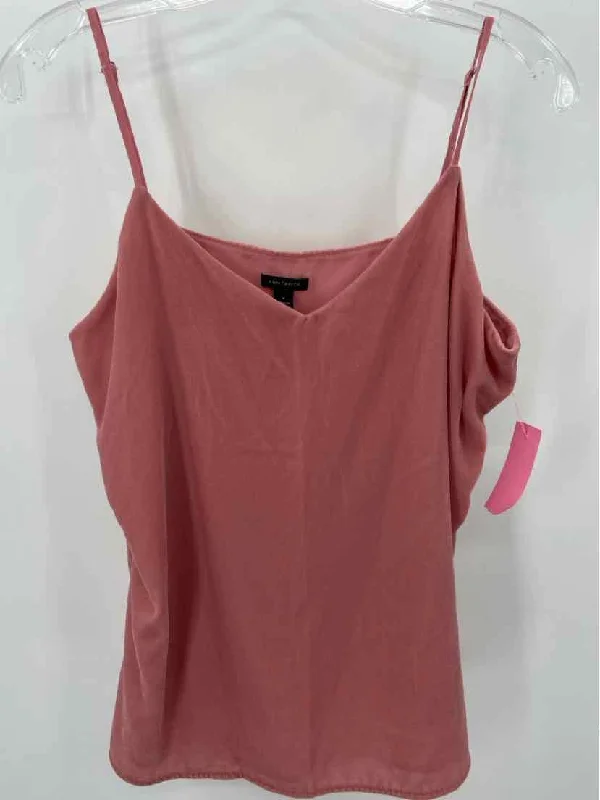 Pre-Owned Ann Taylor Pink Size Medium Tank Top lightweight tank top