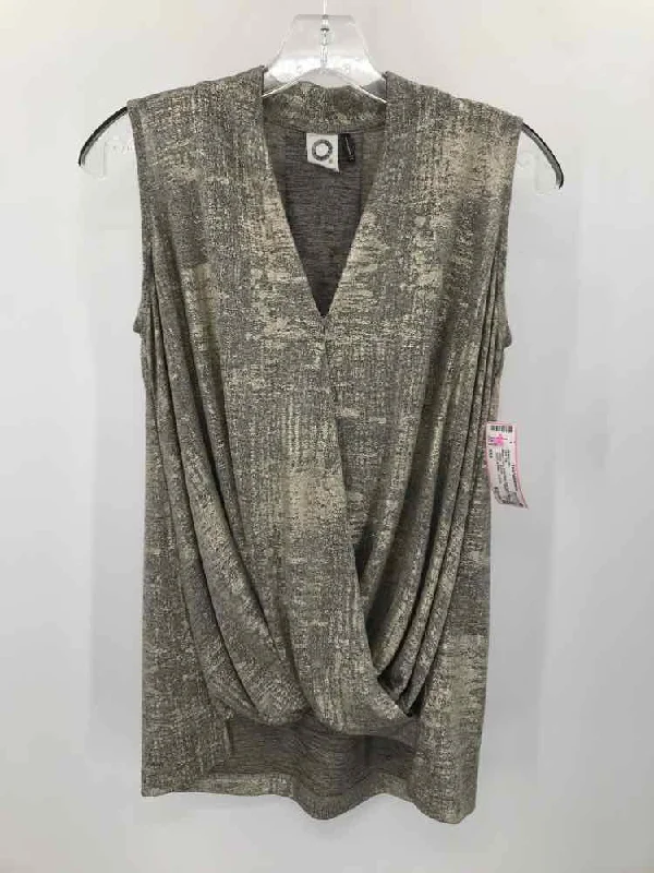 Pre-Owned Akemi + Kin Gold Size XXS Tank Top trendy tank top
