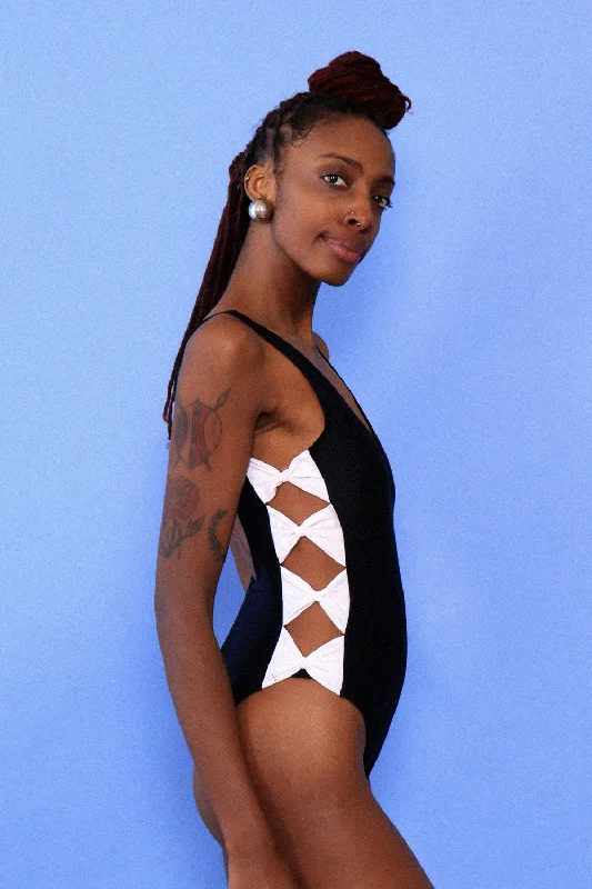 Bow Side Swimsuit XS/S Ruched Swimwear Set
